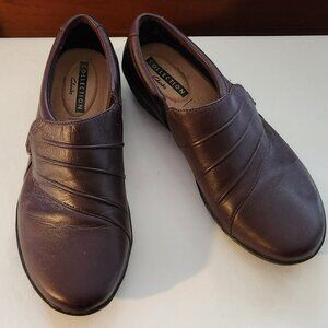 ***SSS***Clark's Collections loafers sz 6 W purple good condition